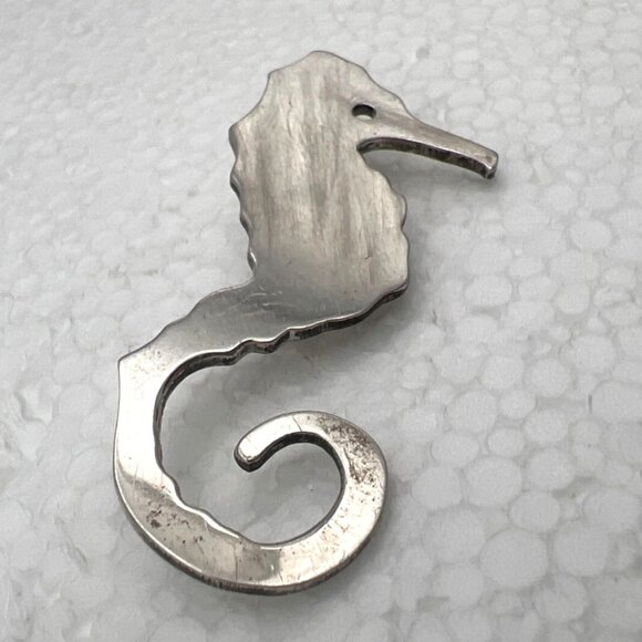 WRE W.E. Richards Jewelry - wRe W E Richards Sterling Silver Seahorse Pin Brooch Vintage Collectible